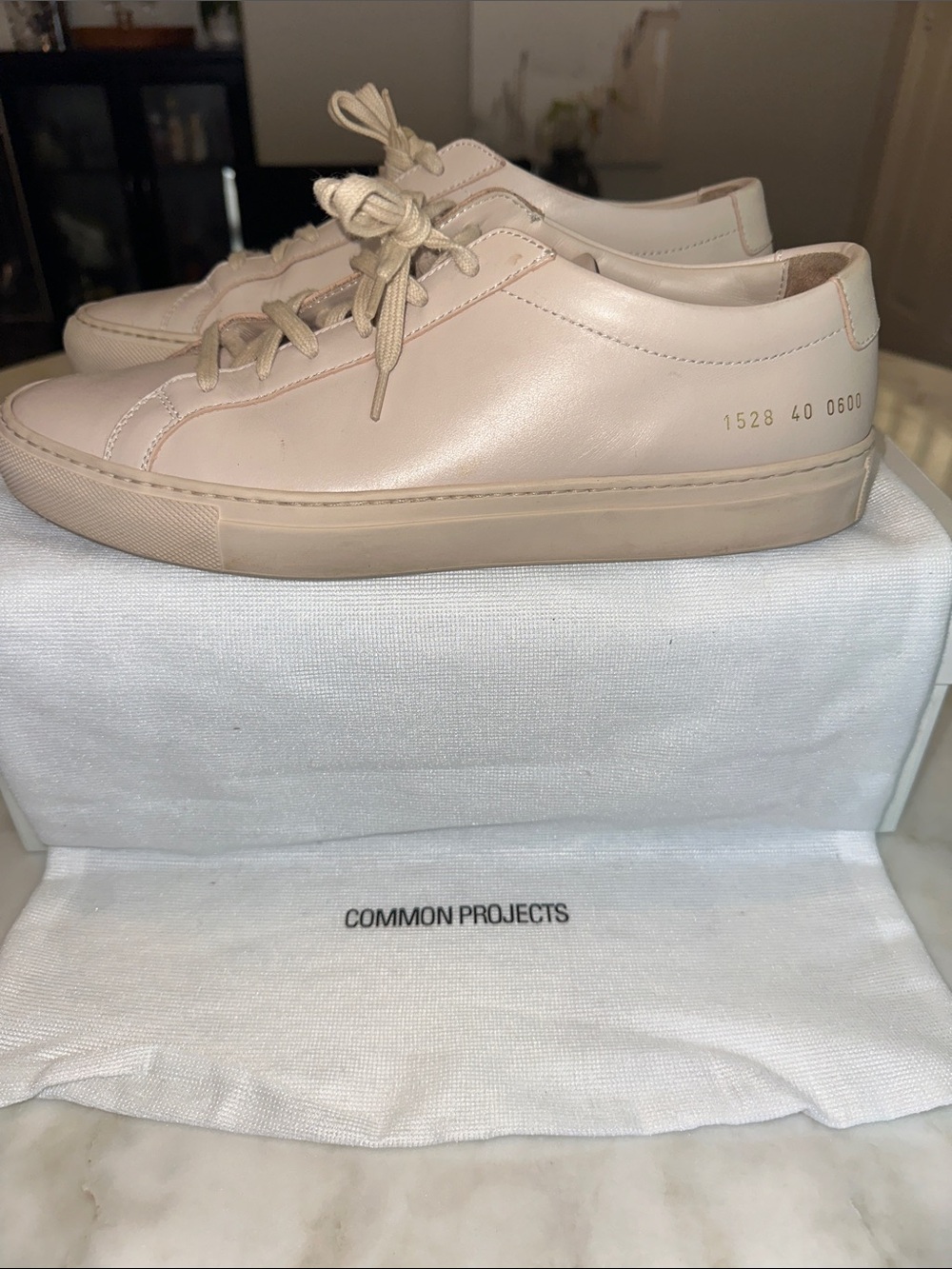 Common Projects mens Low-Top Sneakers in Nude